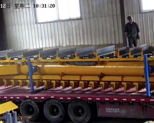 Light-duty buried scraper conveyor