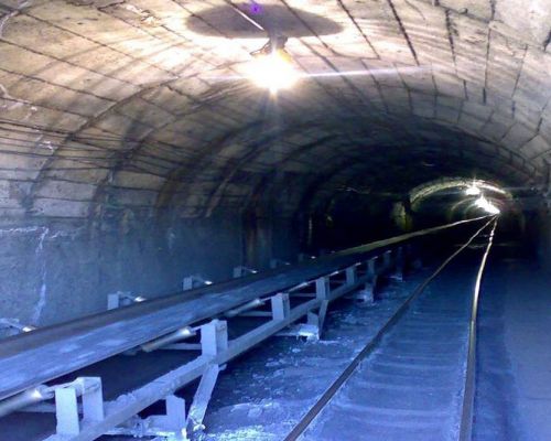 Material handling conveyors