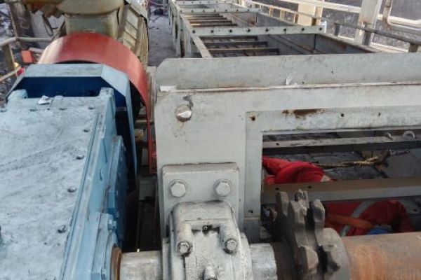 How Does a Buried Scraper Conveyor Handle Hot or Abrasive Materials at Steep Inclines