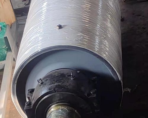 Deflector pulley in belt conveyor